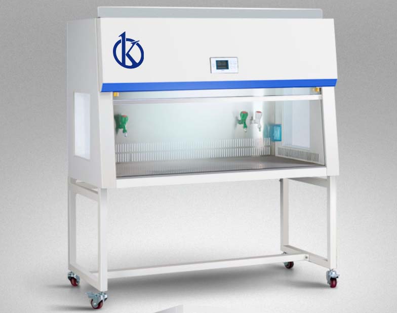 Análisis de costo-beneficio de cabinas de flujo laminar vertical para laboratorios